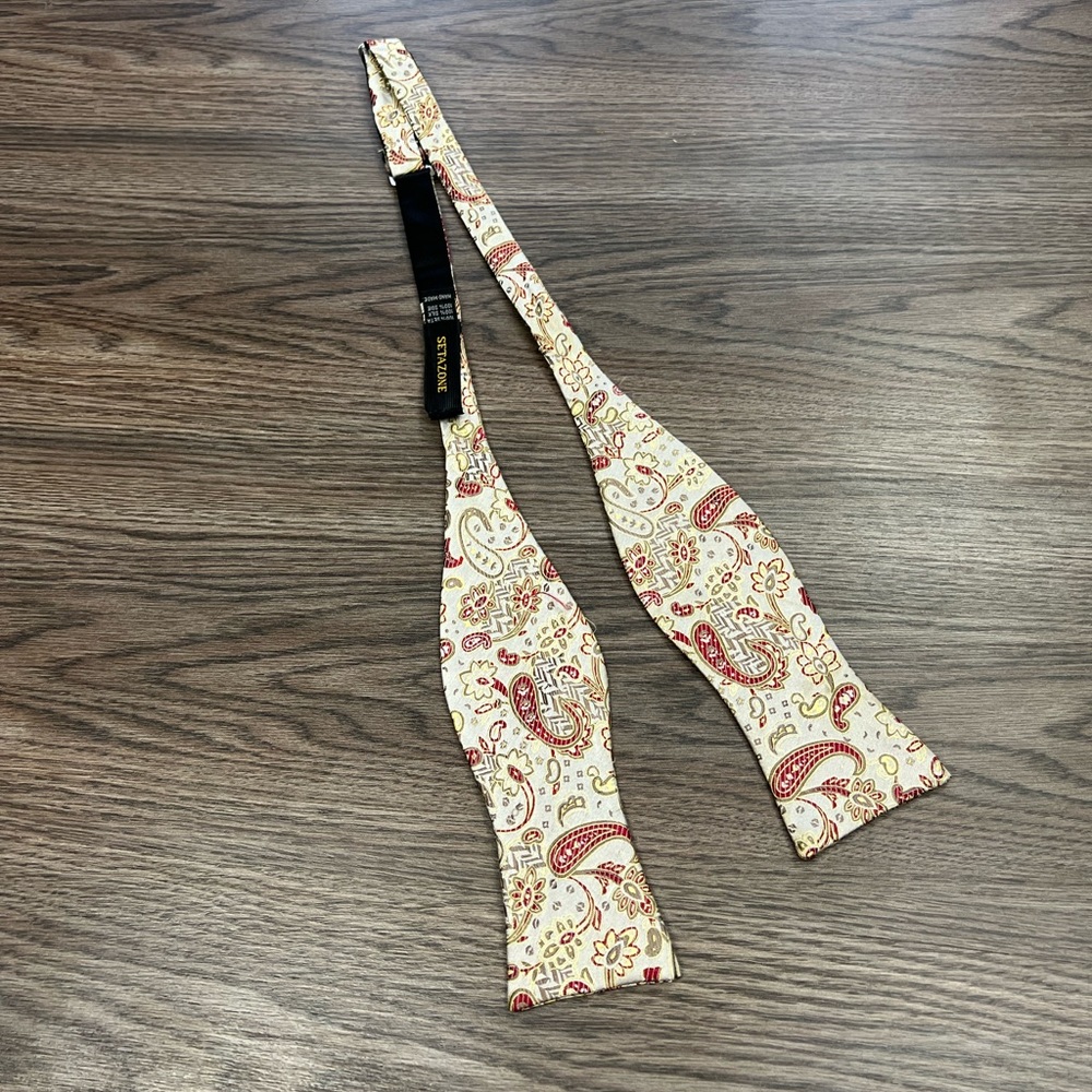 Setazone Champagne, Red & Gold Paisley Bowtie Bow Tie
